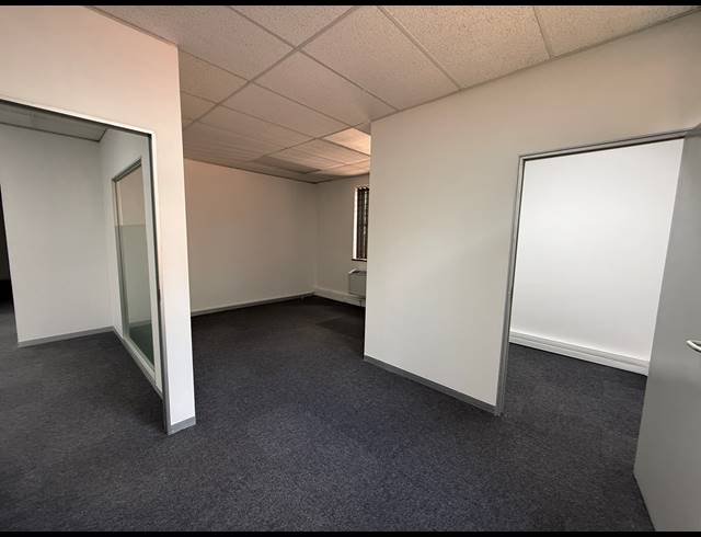 144M² OFFICE TO LET IN RIVIERA